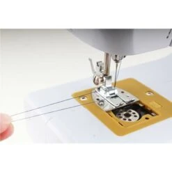 PRIXTON - Macchina Da Cucire Portatile P120 - Cassetto Per Accessori - Lampada Integrata - 16 Tipi Di Schemi - Pedale Incluso - Colore Giallo -Pulizia Della Casa 86655525 4