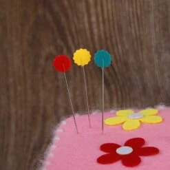 HIASDFLS Spilli A Testa Di Fiore, Spilli Da Cucito Dritti Colori Assortiti Spilli Patchwork Con Custodie Trasparenti Per Progetti Di Cucito Artigianato Da Sarta 200 Pezzi -Pulizia Della Casa 88133756 5